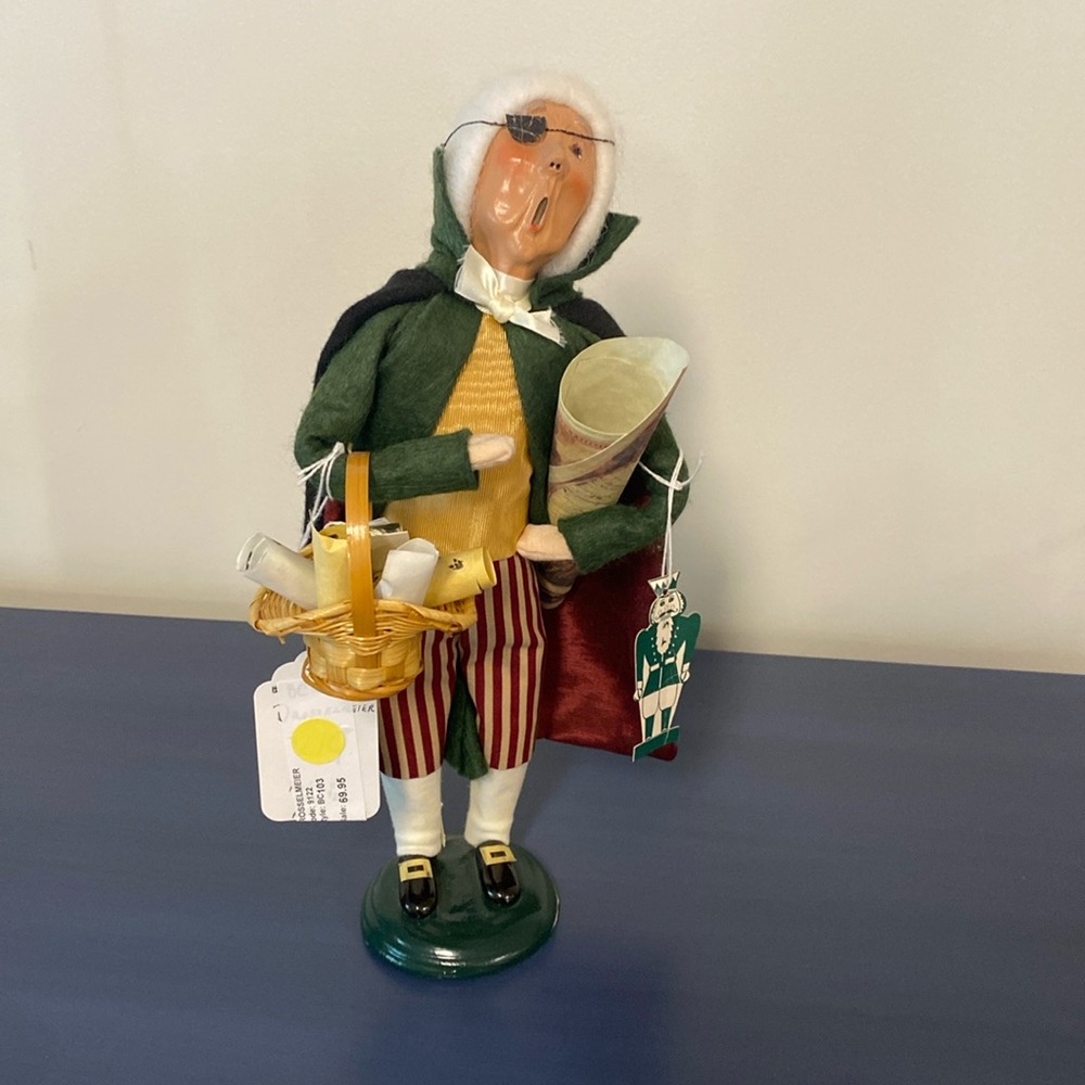 Buyers Choice Caroler, Drosselmeier with basket